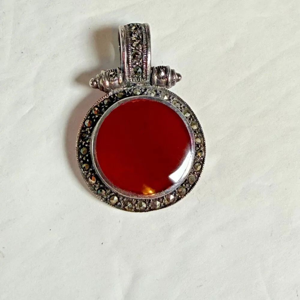 925 Sterling Silver Marcasite Carnelian Round Pendant Vintage Red Stone 10g